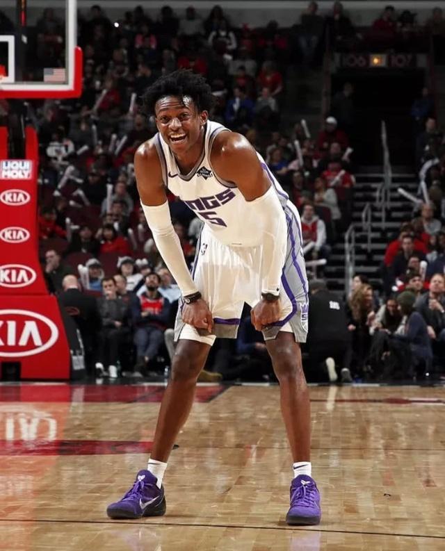 电讯报：曼城今夏重建瞄准利夫拉门托和坎比亚索，替换老将沃克