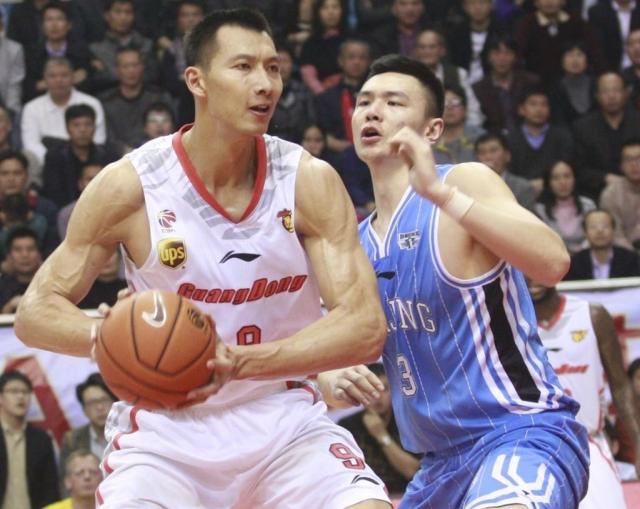 江苏男篮75-101不敌广东男篮，马国栋罚球全失，表现欠佳，新秀合同到期后离队。