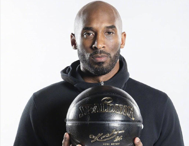 还有科尔经常是3后卫4后卫搭档一起比赛