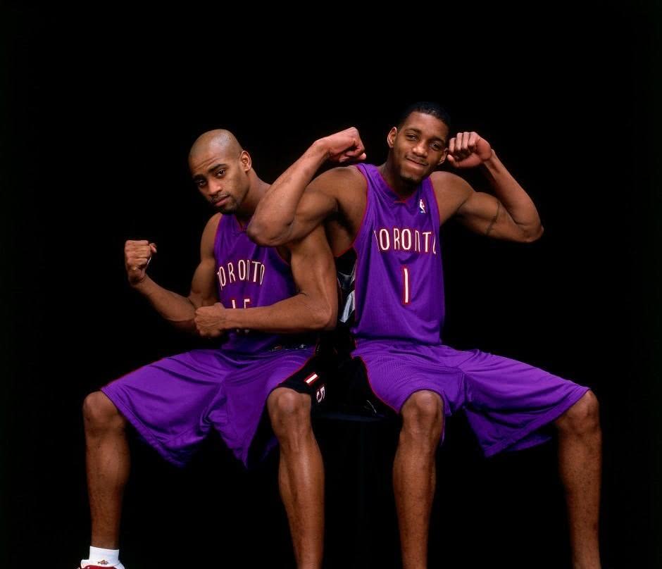 文班亚马30+5，马刺爆冷惨遭逆转！福克斯18中4，火箭旧将暴走